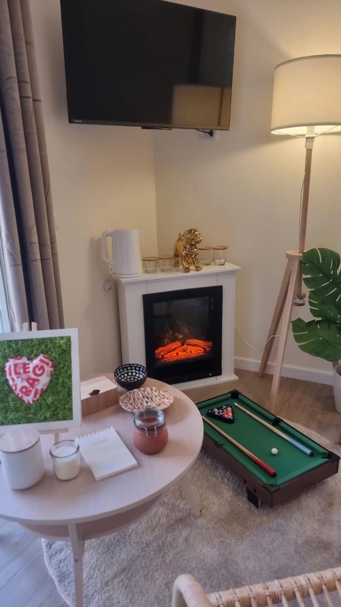 San Carlo Apartments B&B กาแซร์ตา ภายนอก รูปภาพ