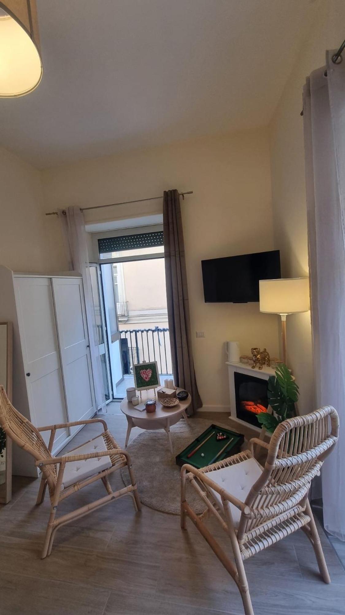 San Carlo Apartments B&B กาแซร์ตา ภายนอก รูปภาพ