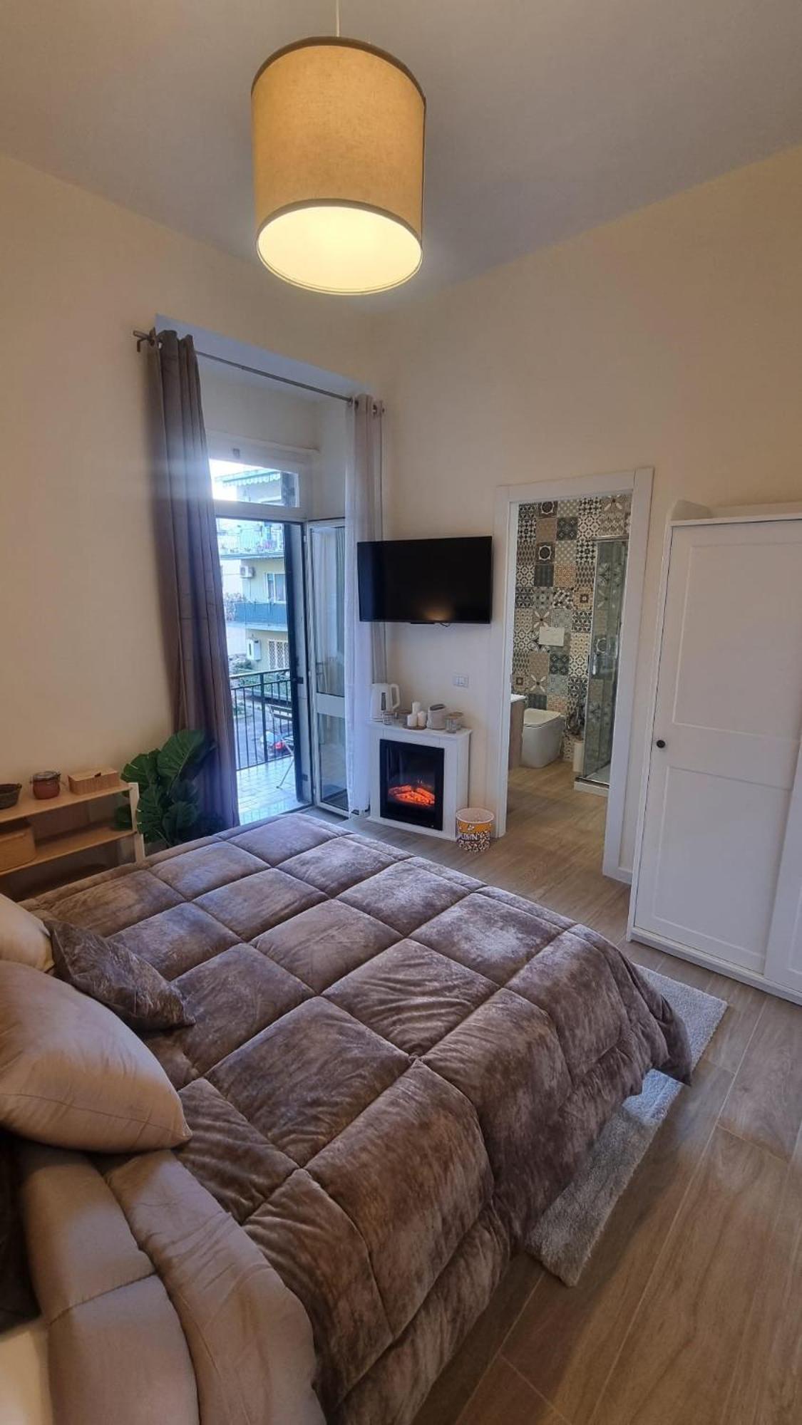 San Carlo Apartments B&B กาแซร์ตา ภายนอก รูปภาพ
