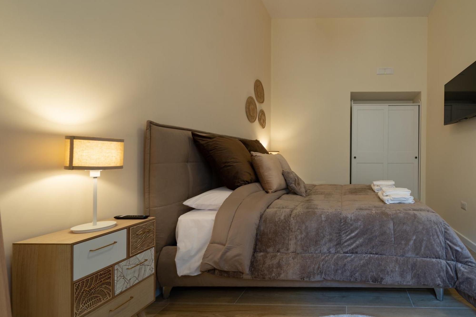 San Carlo Apartments B&B กาแซร์ตา ภายนอก รูปภาพ