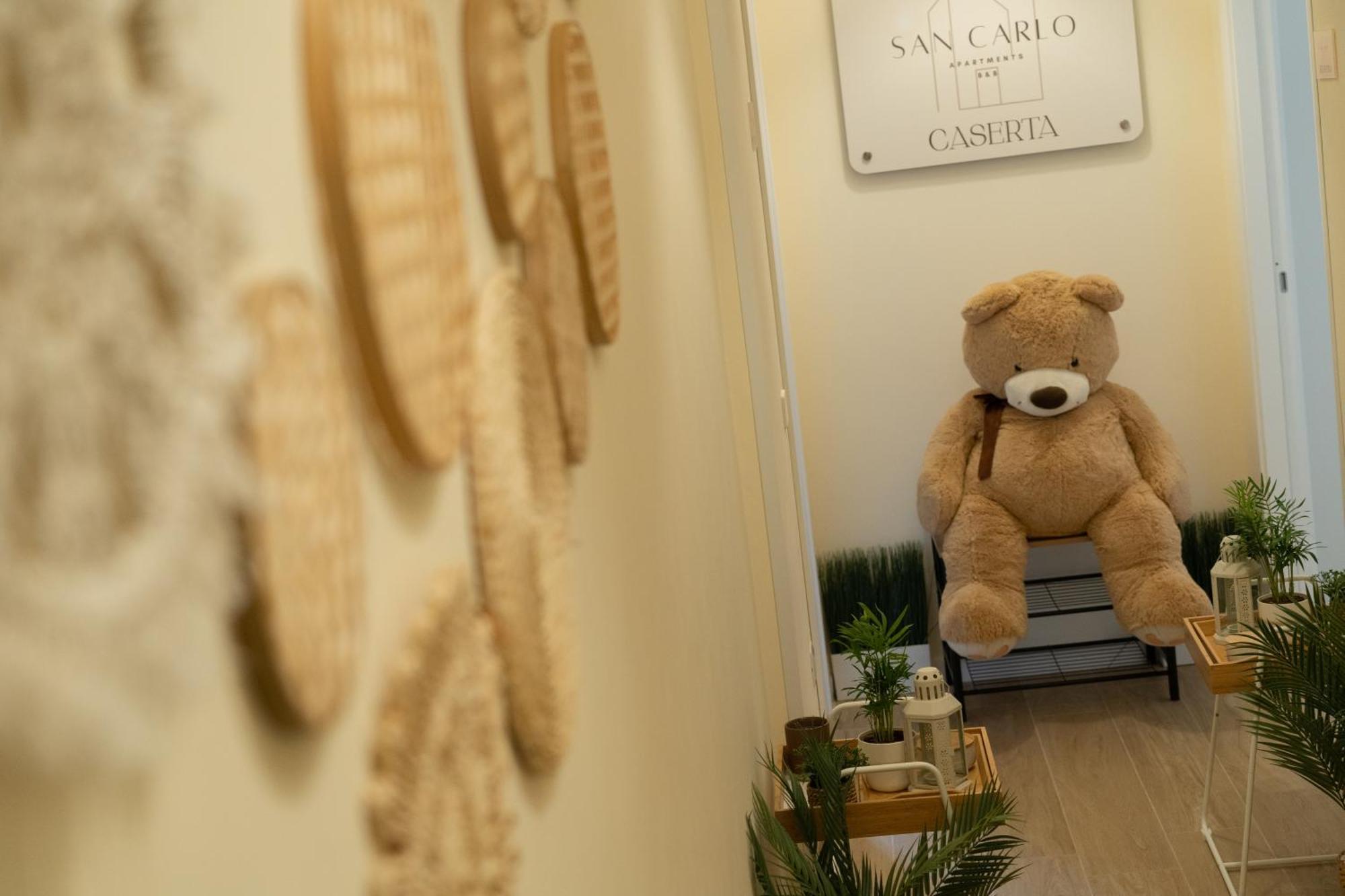 San Carlo Apartments B&B กาแซร์ตา ภายนอก รูปภาพ