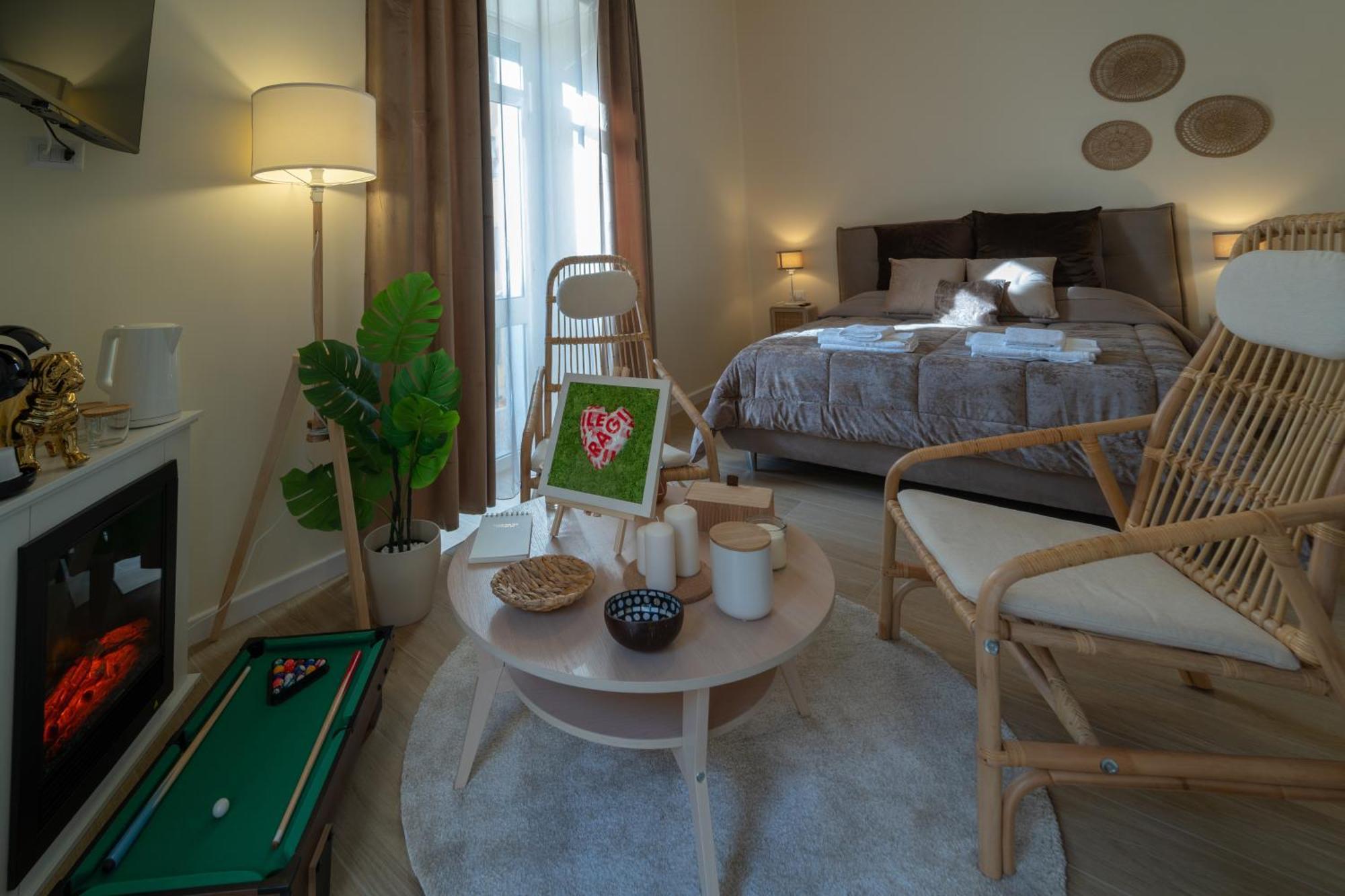 San Carlo Apartments B&B กาแซร์ตา ภายนอก รูปภาพ